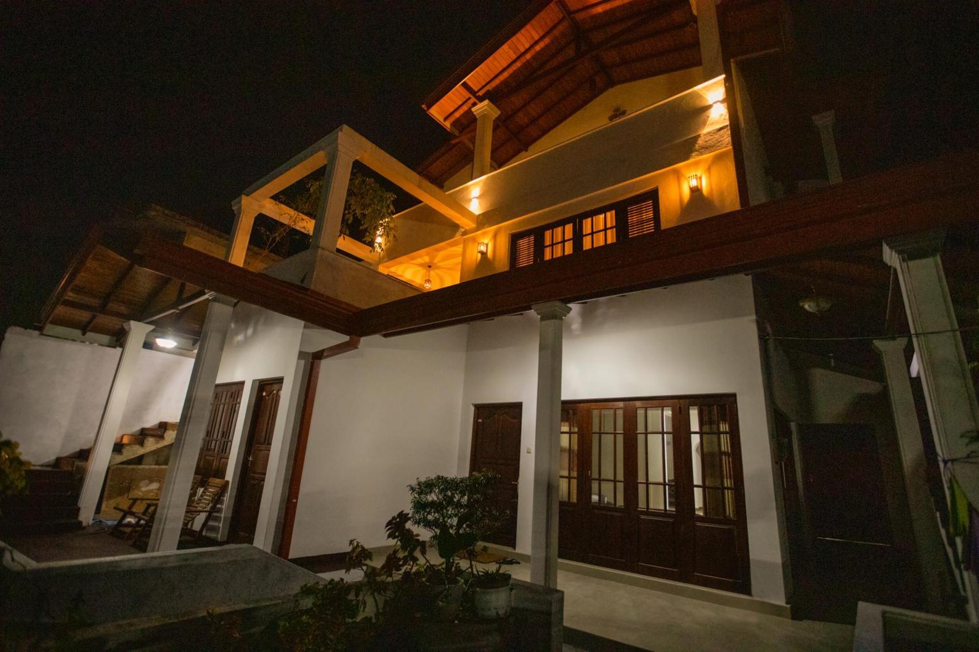 Golden Shower Inn Kandy Eksteriør bilde