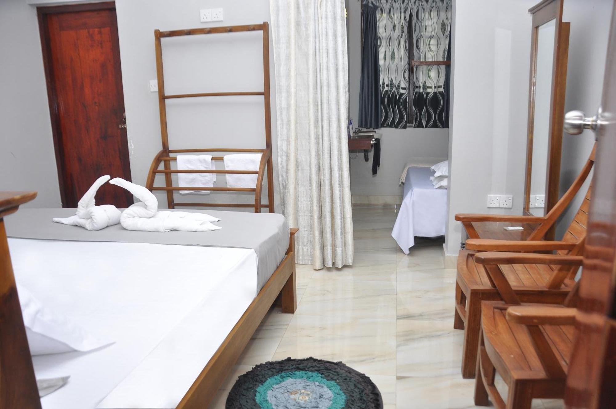 Golden Shower Inn Kandy Eksteriør bilde